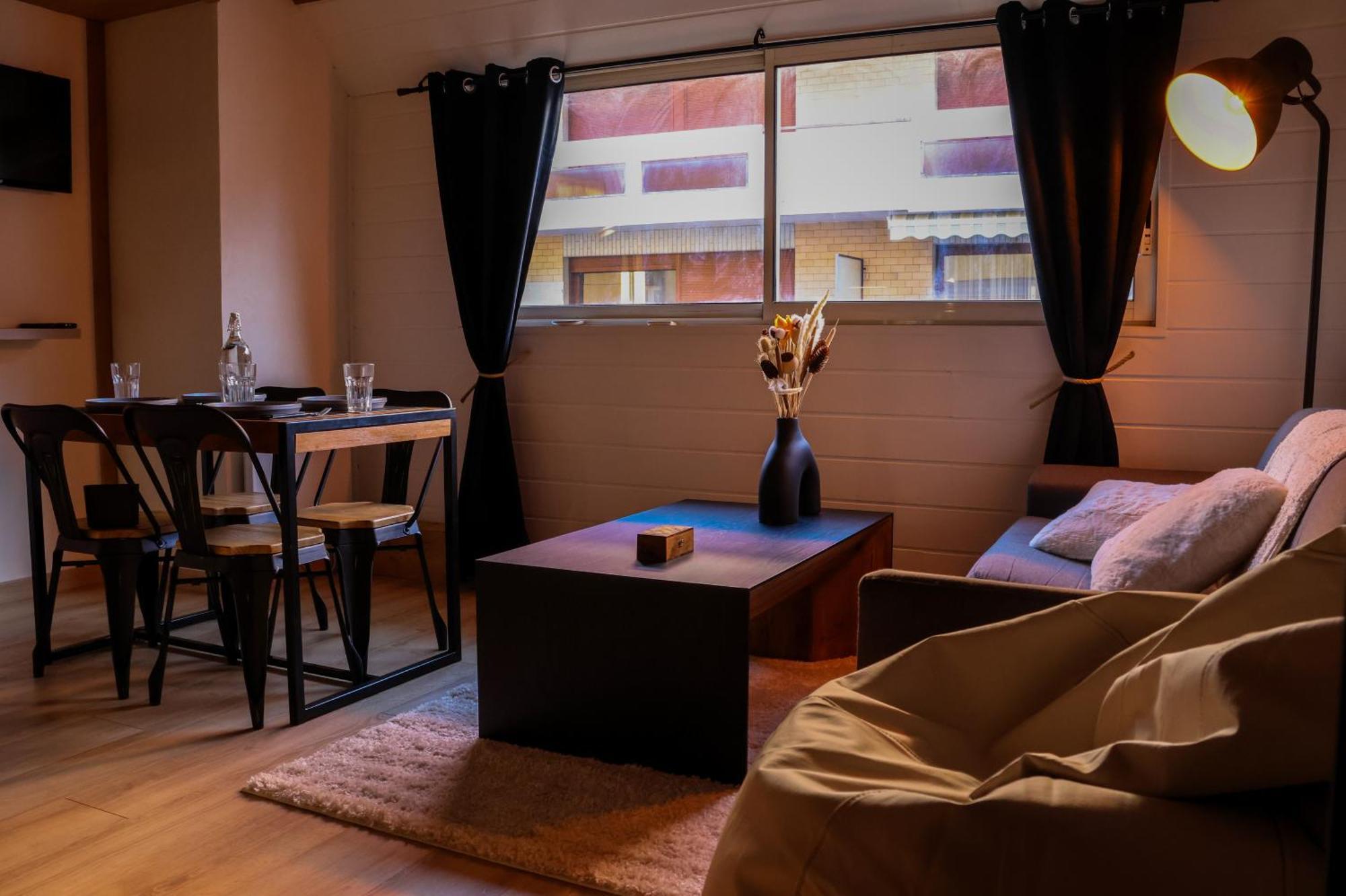 Appartement Ambiance Montagne, A Deux Pas De La Gare à Cluses Extérieur photo