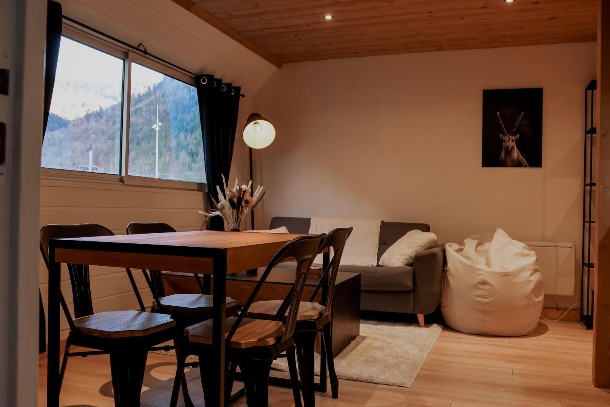 Appartement Ambiance Montagne, A Deux Pas De La Gare à Cluses Extérieur photo